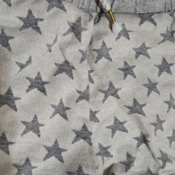 Girls Cat & Jack shorts - Picture 2 of 7